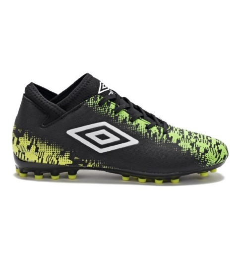 botas de fútbol umbro