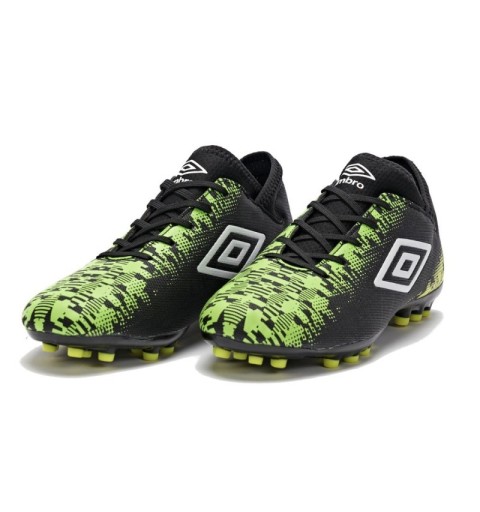 botas umbro césped artificial