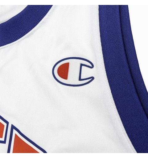 detalle logotipo camiseta champion estilo retro