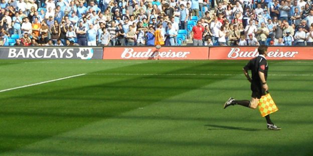 Linier corriendo en un partido