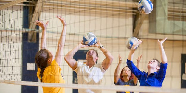 Entrenando voleibol