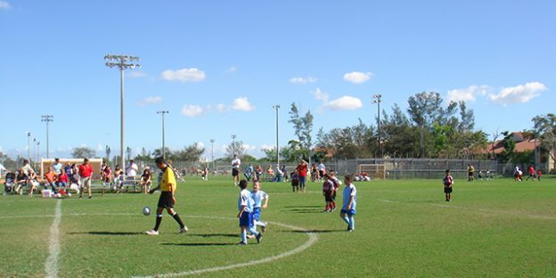 Partido de fútbol infantil